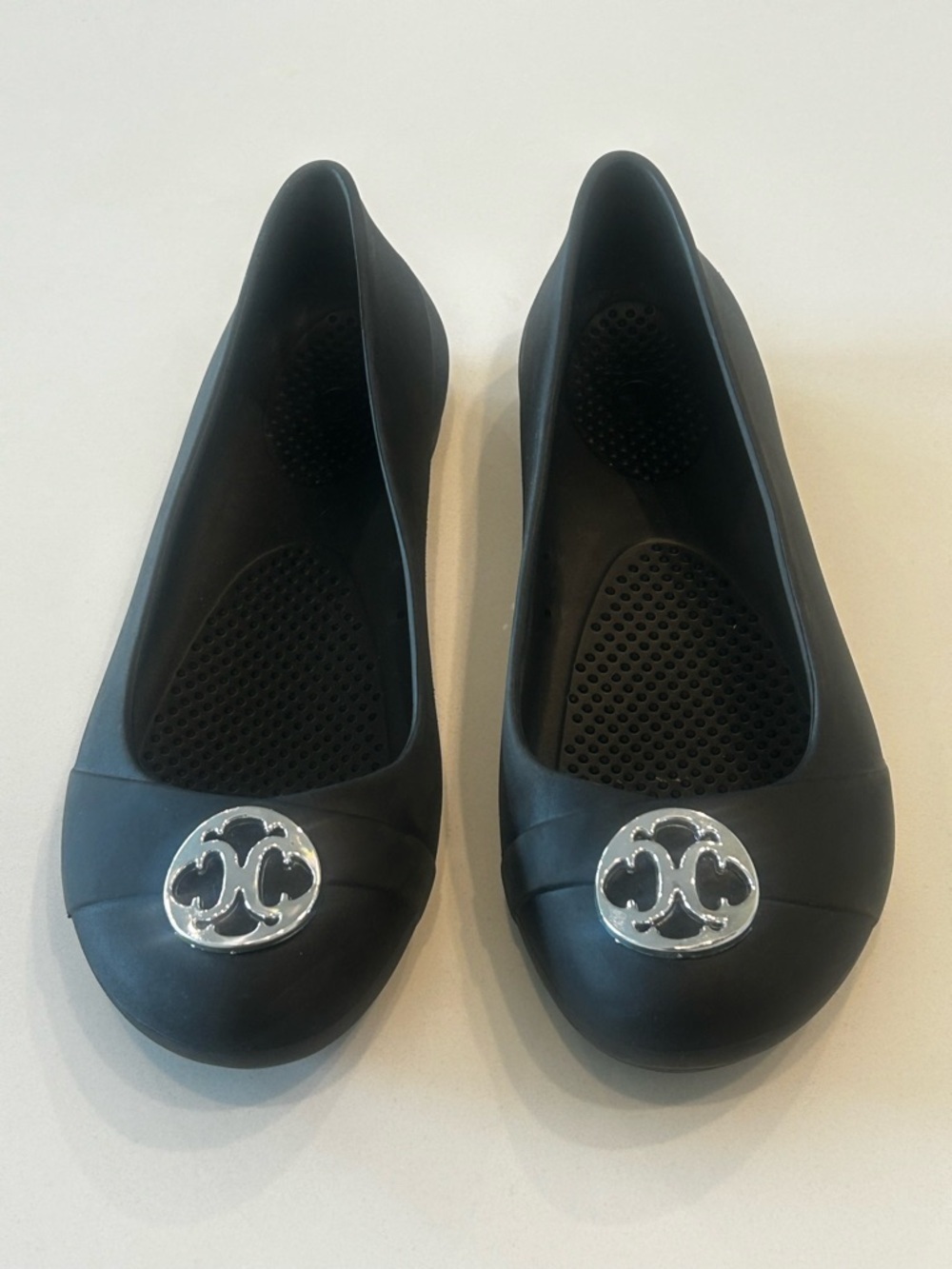 Crocs Women's Gianna Disc Ballet Flat Black Size 9